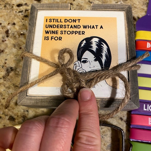 Wine and Beer Accessories Bundle - Picture 4 of 7